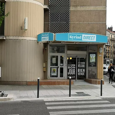Готель Kyriad Direct 2*