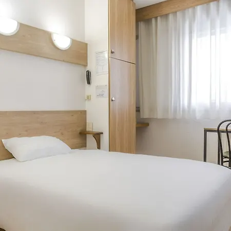 Hotel Kyriad Direct 2*